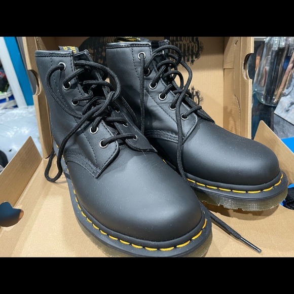 Dr martens nappa 101 LEATHER ANKLE BOOTS SZ US women 8, US men 7,Eu39, UK6 - Picture 7 of 7
